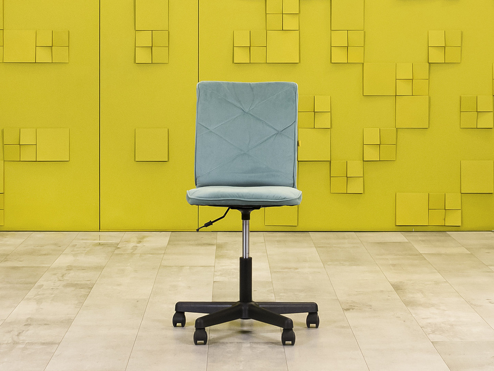 Офисное кресло для персонала на колесах Монро NEO-21 мята Ткань Зелёный Россия