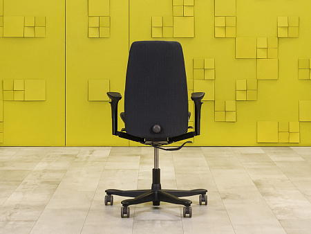 Офисное кресло для персонала на колесах Kinnarps Ткань Серый Швеция_КПТС1-15071