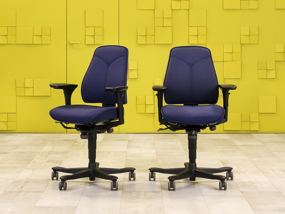 Офисное кресло для персонала на колесах  Kinnarps Ткань Синий Швеция  КПТН-03025