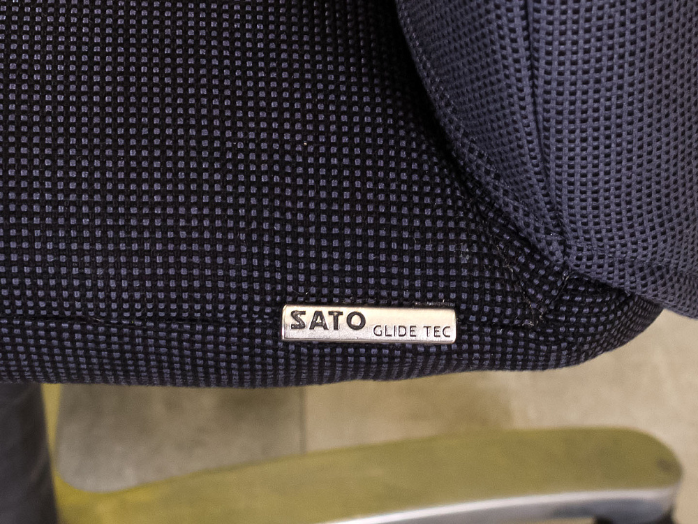 Офисное кресло руководителя на колесах TIGER SATO Ткань Серый Германия_КРТС-040324