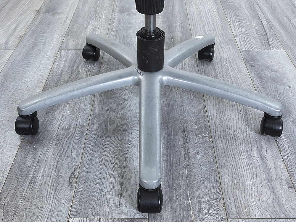 Офисное кресло руководителя   Кожа Синий   (КРКН-15044)