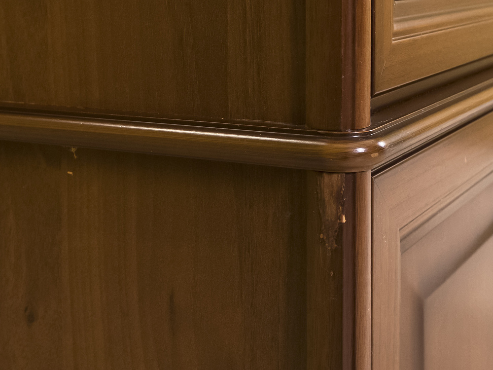 Стол для руководителя  Miassmobili ЛДСП Орех Россия  СРПХ1-08046