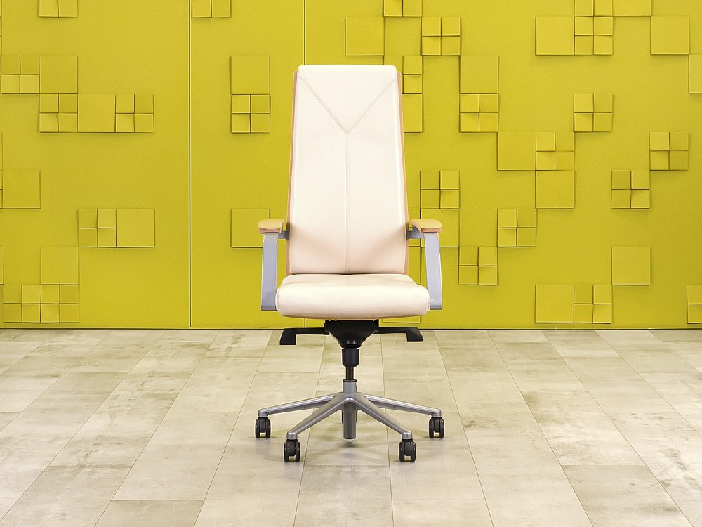 Офисное кресло руководителя на колесах MADERA A Sitland Кожа Бежевый Италия  КРКБ-270624