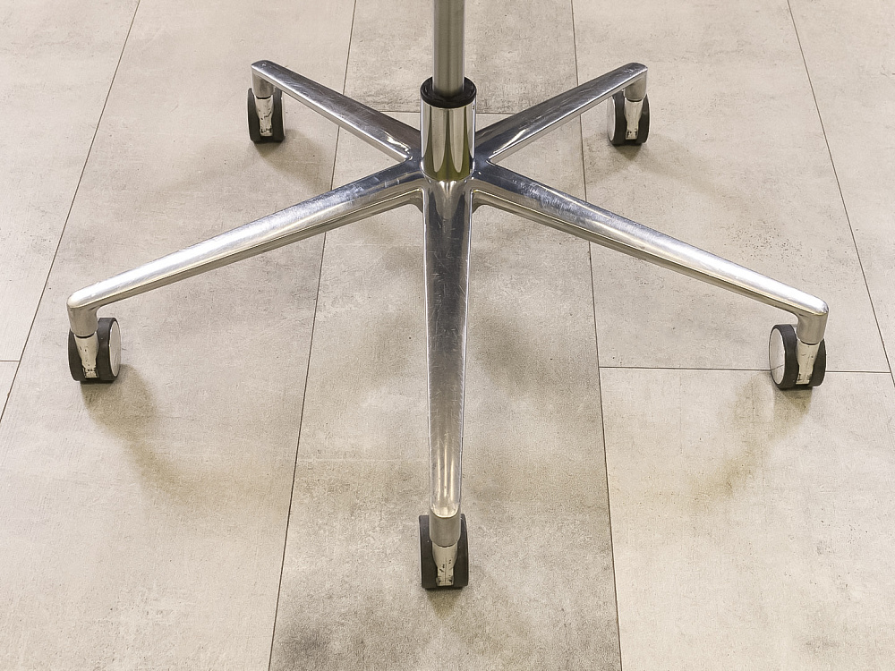 Офисное кресло для персонала на колесах  Кожа Бежевый Импорт  КПКБ-16083