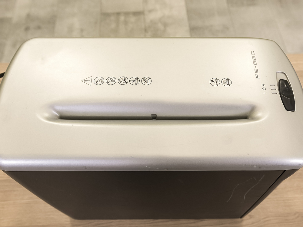 Шредер Fellowes пластик черный ШРЕДЕР-09046