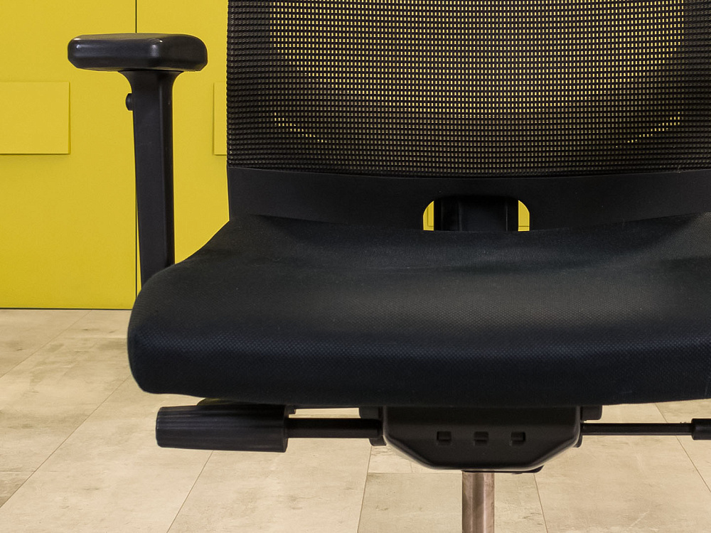 Офисное кресло для персонала на колесах Comforto HAWORTH Ткань Чёрный Германия_КПТЧ4-290324