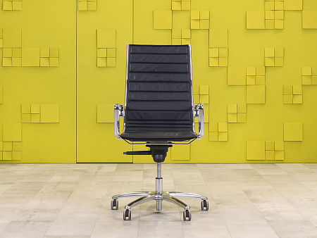 Офисное кресло руководителя на колесах Luxy  Кожа Чёрный Италия_КРКЧ-12020