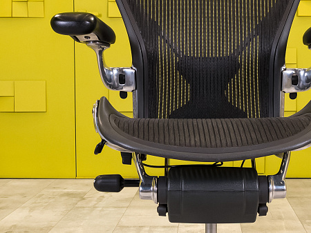 Офисное кресло руководителя на колесах Aeron B Herman Miller Сетка Чёрный США_КРТЧ-010824