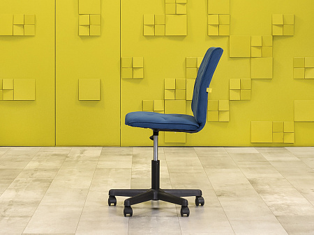 Офисное кресло для персонала на колесах Монро NEO-27 синий Ткань Синий Россия