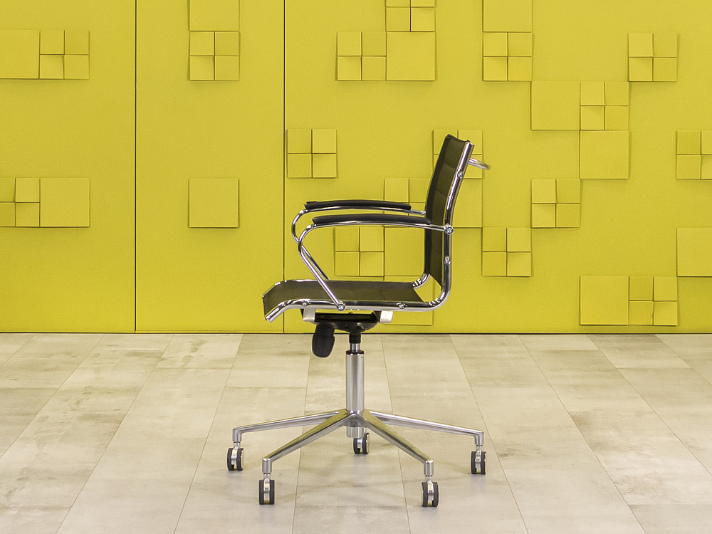 Конференц кресло для переговорной на колесах Кожзам Чёрный Россия_КНКЧ-310524