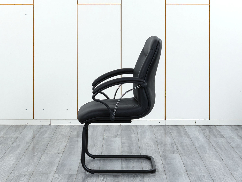 Конференц кресло для переговорной  Черный Кожа SAFARI Maxus  (УДКЧ-04104)