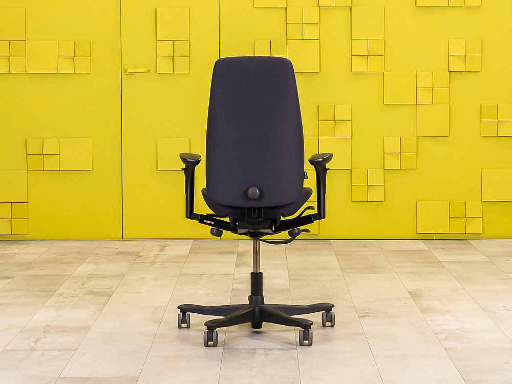 Офисное кресло для персонала на колесах Kinnarps Ткань Серый Швеция_КПТС-100424