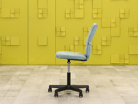 Офисное кресло для персонала на колесах Монро NEO-21 мята Ткань Зелёный Россия