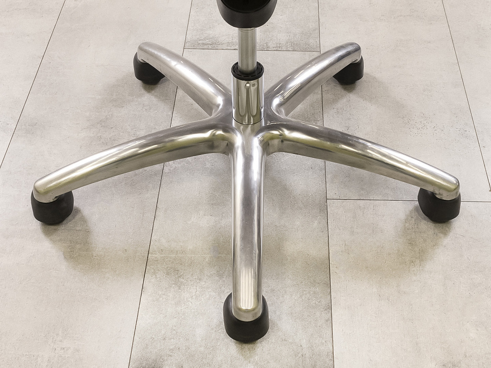 Офисное кресло руководителя на колесах Кожа Бежевый Импорт_КРКБ-120824