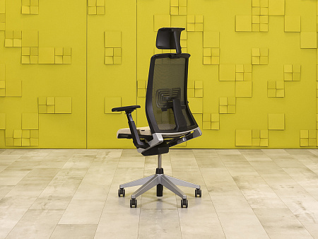 Офисное кресло руководителя на колесах HAWORTH Алькантара Бежевый США  КРКБ-17125