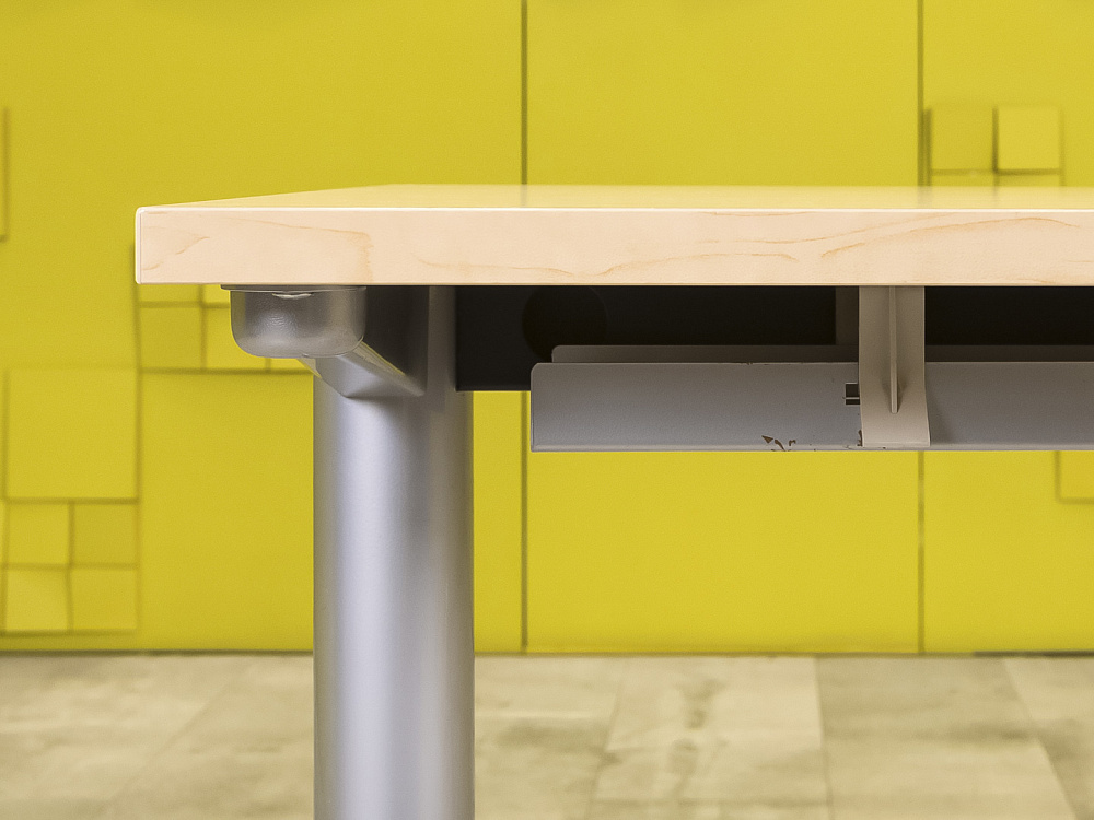 Офисный стол прямой ЛДСП Клен  СППВ1-26115