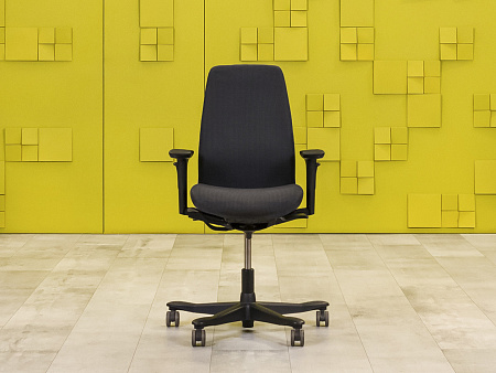 Офисное кресло для персонала на колесах Kinnarps Ткань Серый Швеция_КПТС1-15071