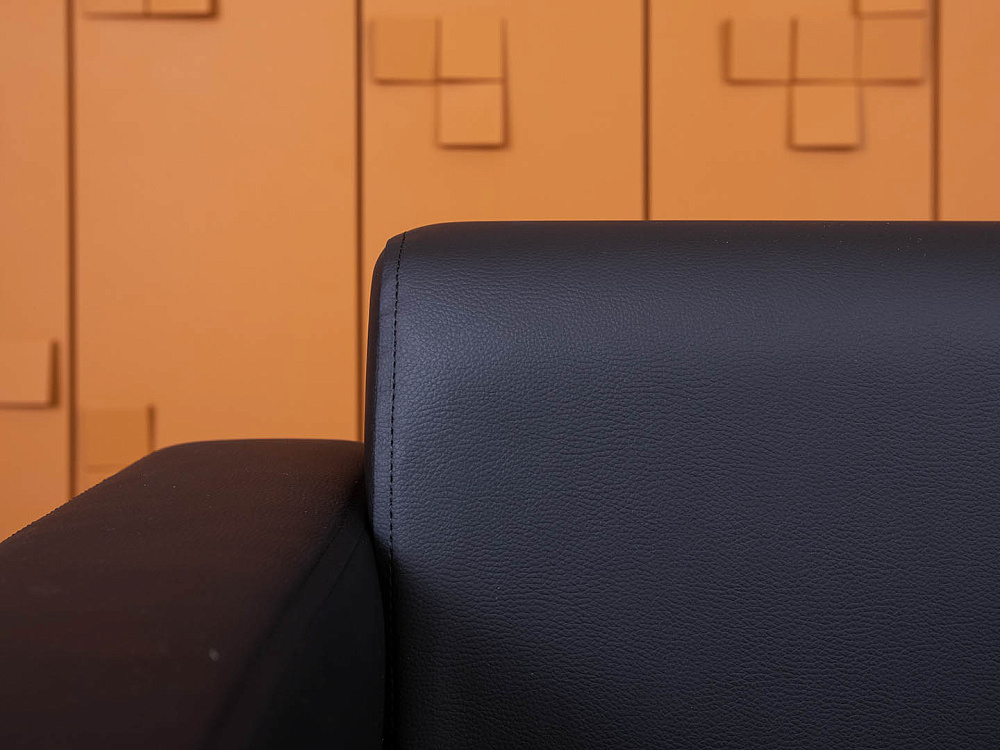 Мягкое кресло ДМебель Кожзам Черный   (КНКЧ-25094(нов))