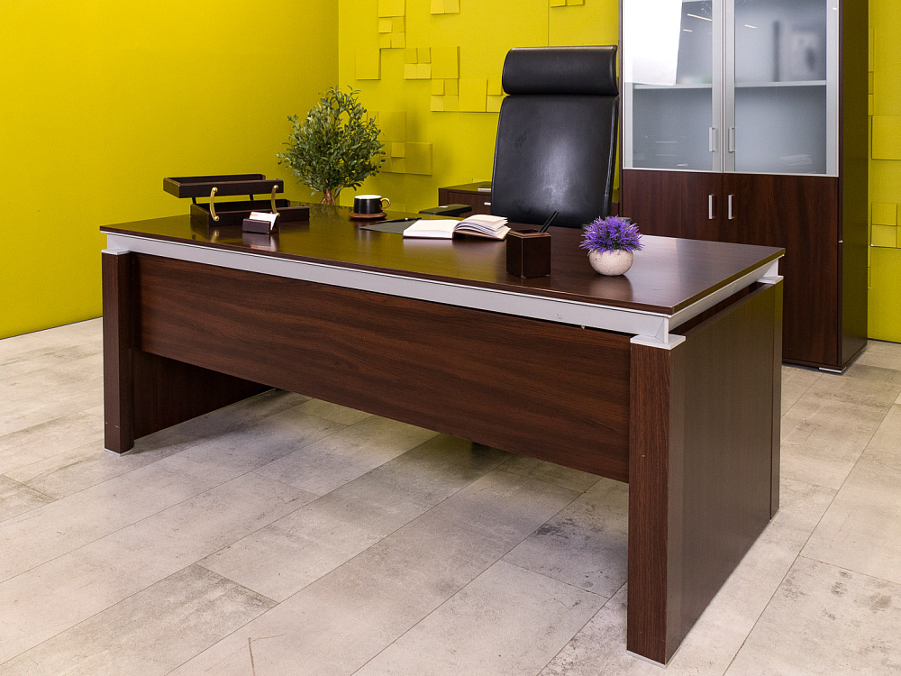 Кабинет руководителя   HAN Шпон Венге Италия  КРЕ-12095