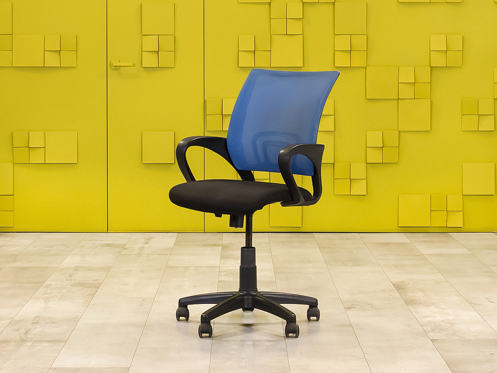 Офисное кресло для персонала на колесах LARK Ткань Чёрный; Синий Россия_КПТЧ-221124