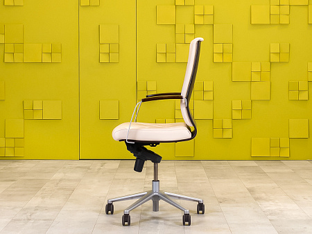 Офисное кресло руководителя на колесах Sitland Кожа Бежевый; Орех Италия_КРКБ-21051