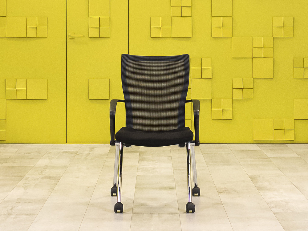 Конференц кресло для переговорной  BENE Ткань Чёрный Австрия  КНТЧ1-03025