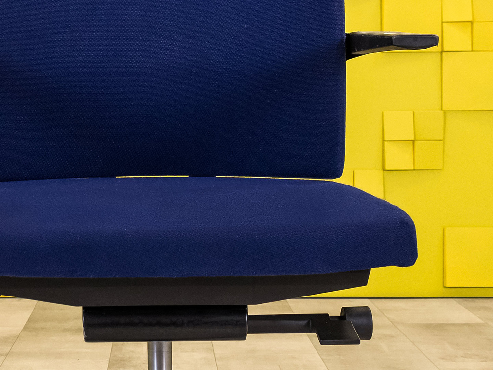 Офисное кресло для персонала на колесах BENE Ткань Синий Австрия_КПТН-120424