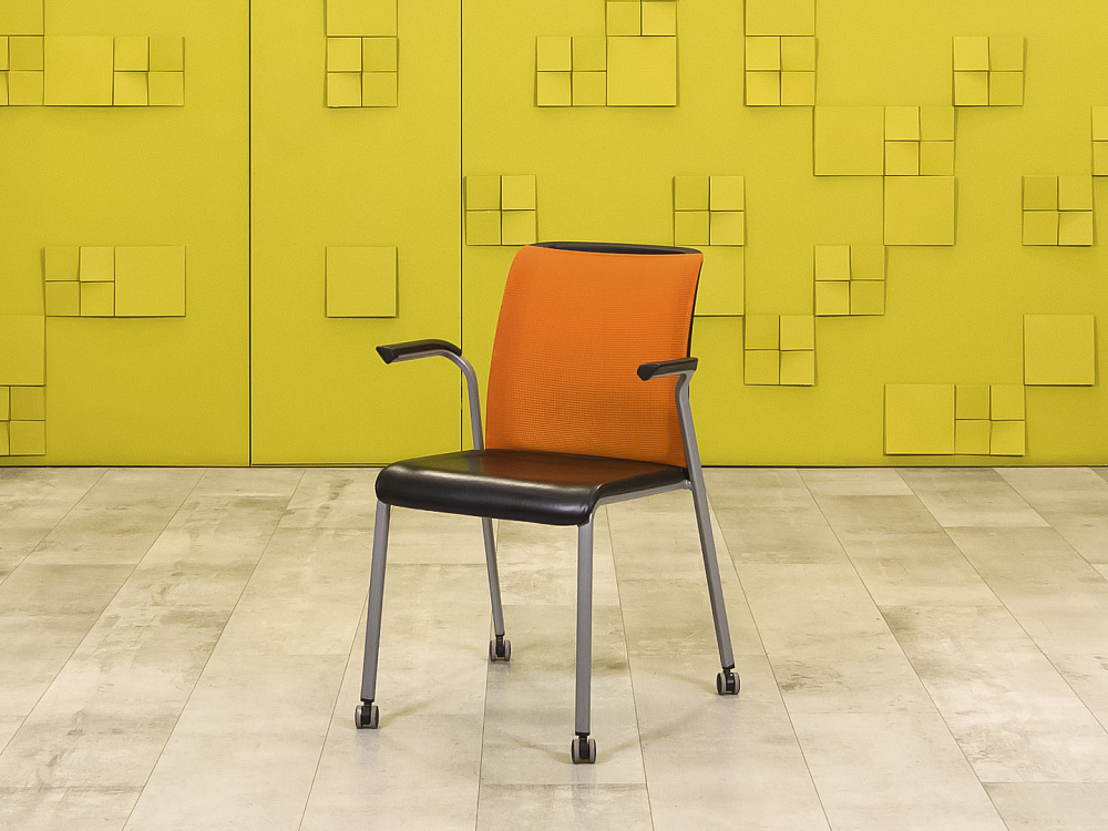 Конференц кресло для переговорной Steelcase Кожзам Чёрный Франция  КНКЧ-12026