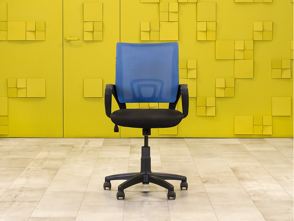 Офисное кресло для персонала на колесах LARK Ткань Чёрный; Синий Россия_КПТЧ-221124