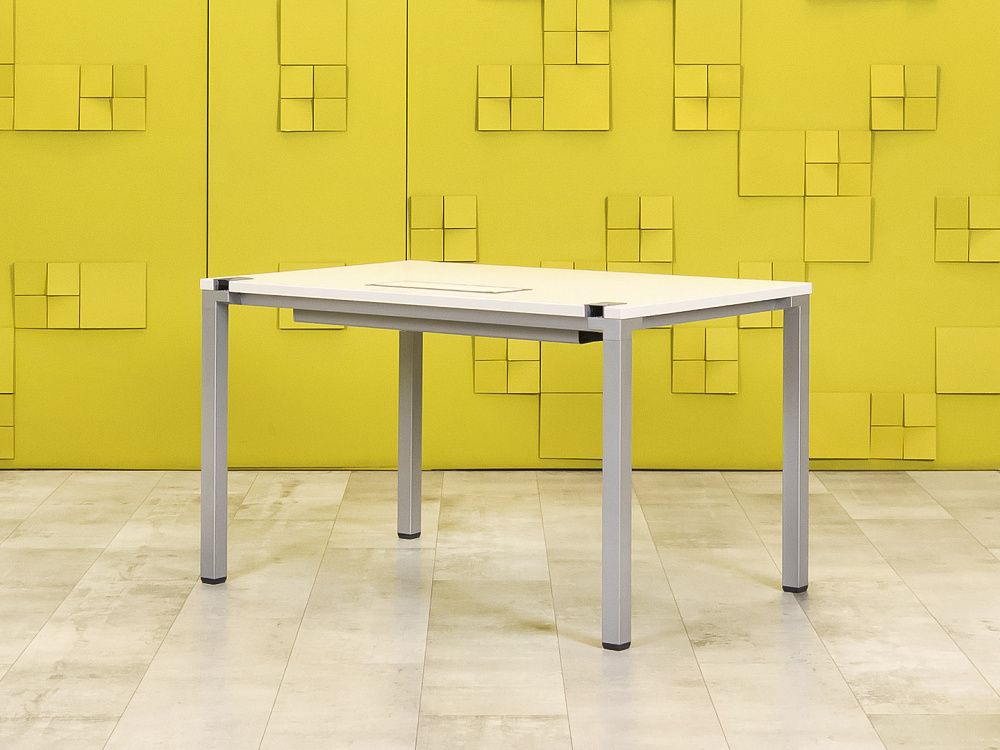 Офисный стол прямой Steelcase ЛДСП Белый Франция  СППБ1-04026
