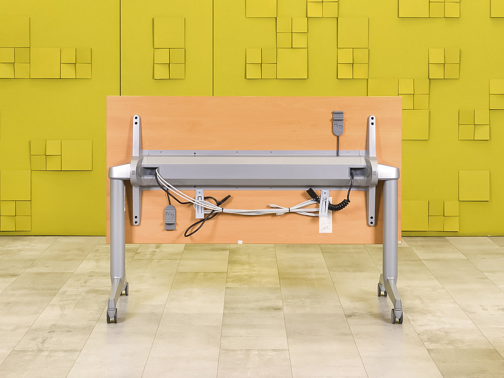 Офисный стол прямой Steelcase ЛДСП Ольха Франция  СППЛ-04026