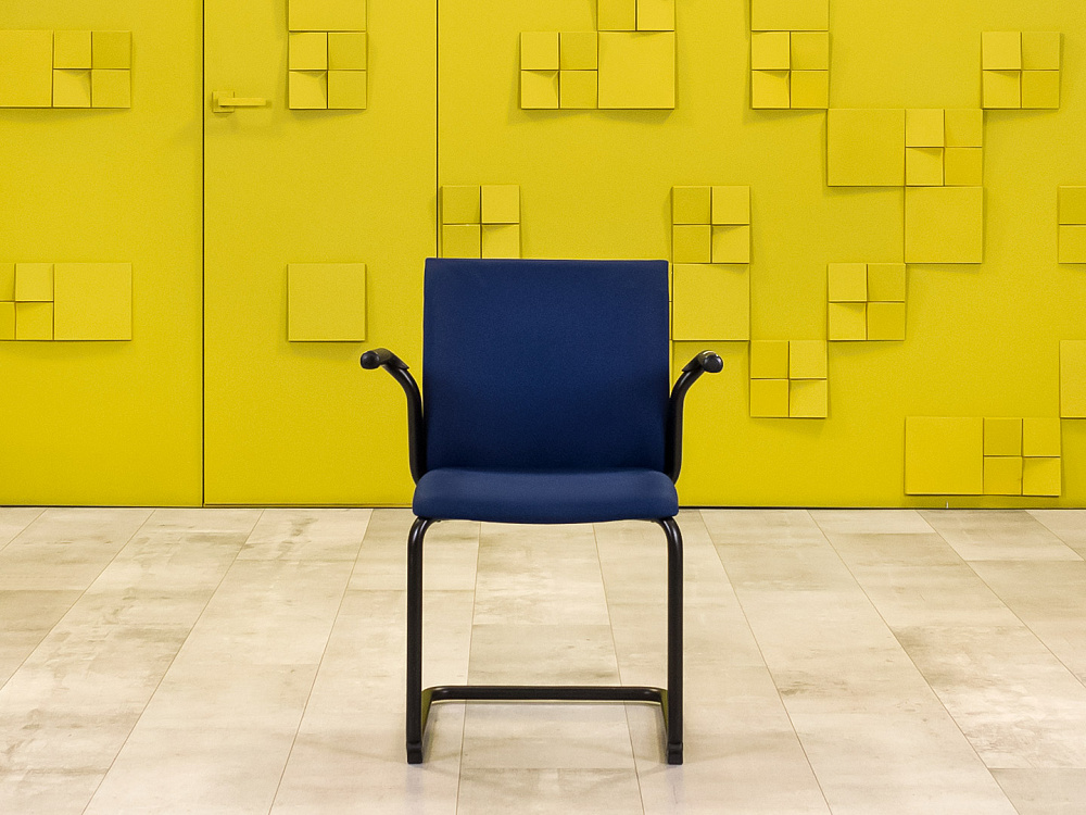 Конференц кресло для переговорной на полозьях Steelcase Ткань Синий Франция_КДТН-281024