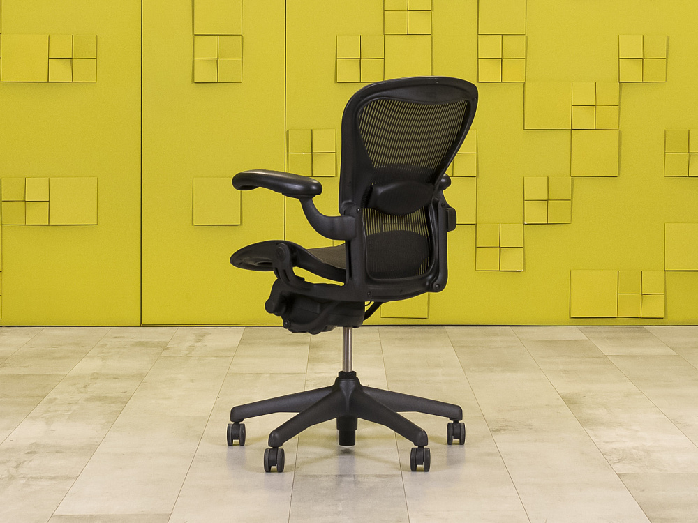 Офисное кресло руководителя на колесах Aeron B Herman Miller Сетка Чёрный США  КРТЧ-12115