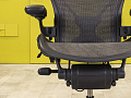 Офисное кресло руководителя на колесах Aeron B Herman Miller Сетка Серый США  КРТС-17035