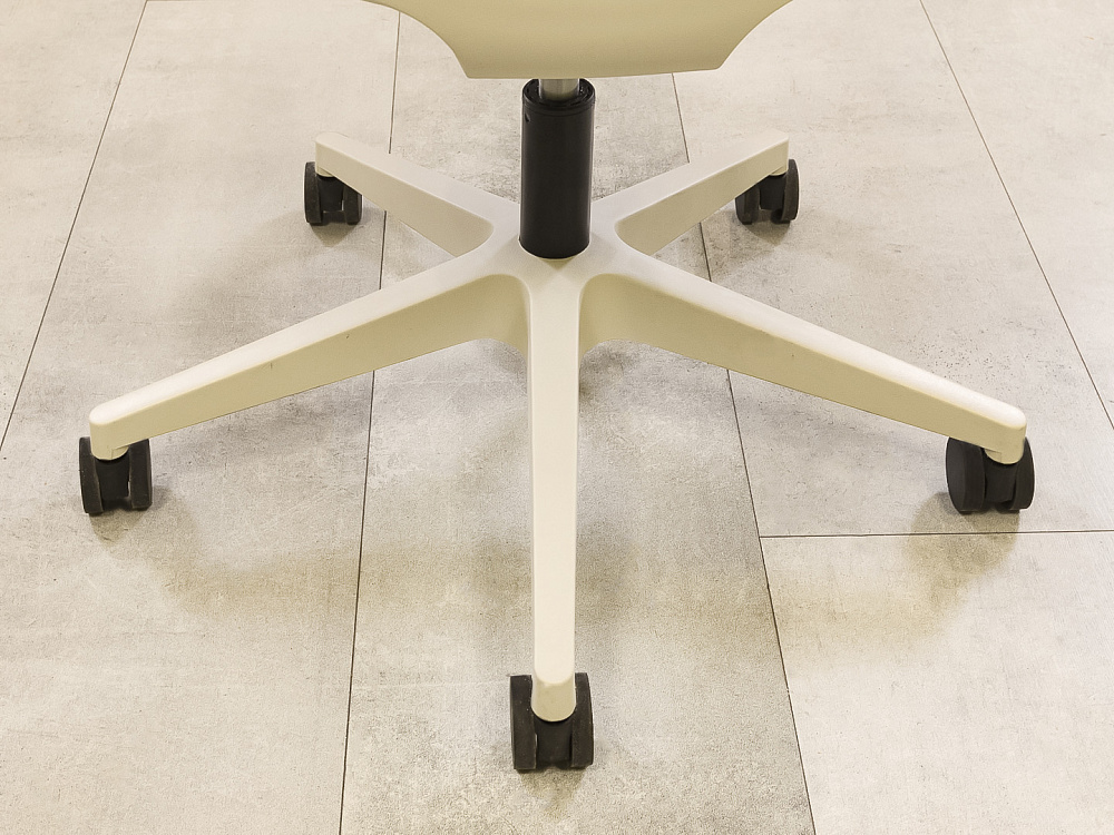 Офисное кресло руководителя на колесах ONLEAP Ткань Серый Импорт  КРТС-26016