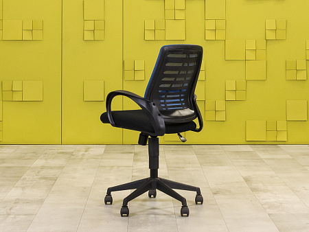 Офисное кресло для персонала на колесах Ирис Ткань Чёрный Россия