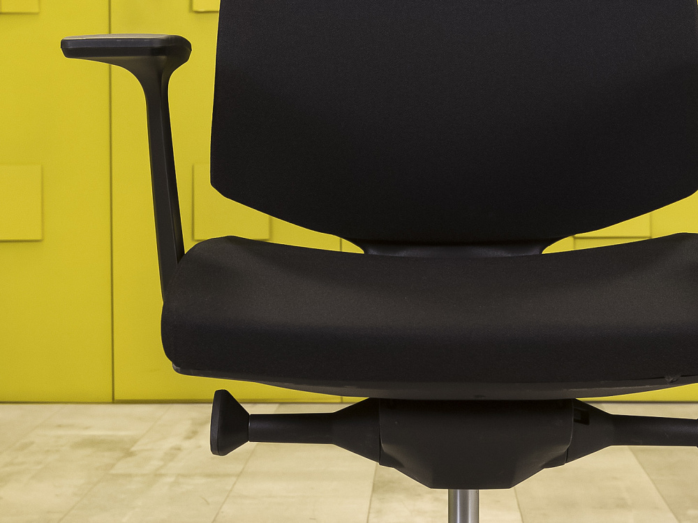 Офисное кресло для персонала на колесах Profim Ткань Чёрный Польша_КПТЧ2-090922