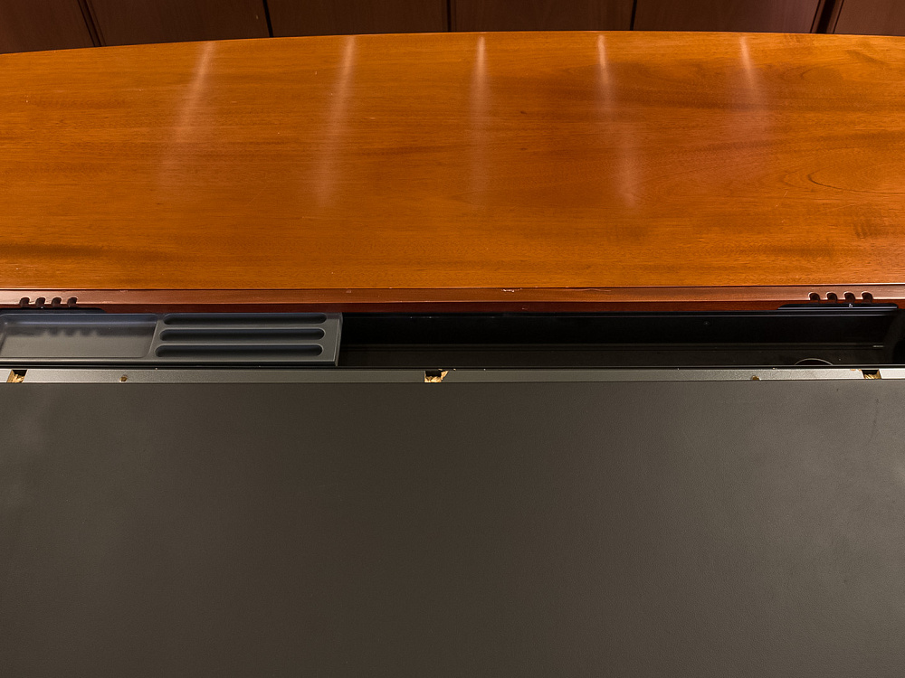 Кабинет руководителя ORA Массив Орех Италия