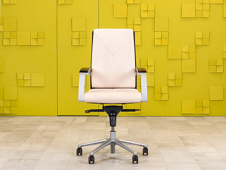 Офисное кресло руководителя на колесах Sitland Кожа Бежевый; Орех Италия_КРКБ-21051