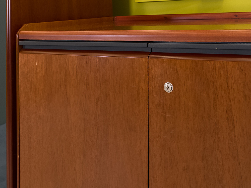 Кабинет руководителя ORA Массив Орех Италия