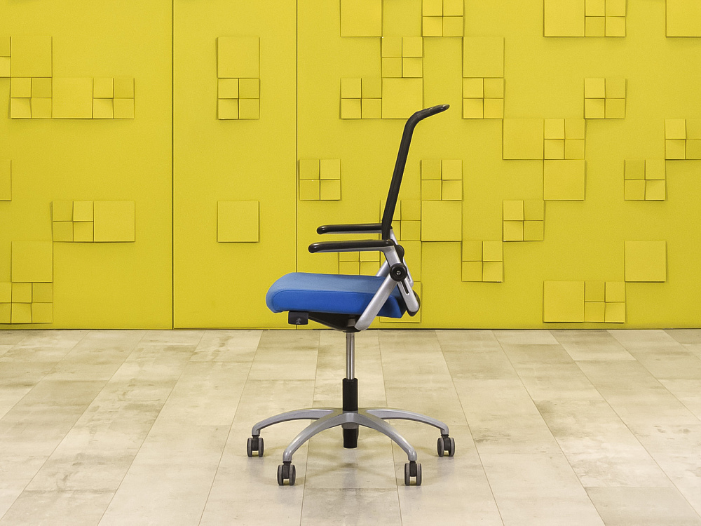 Офисное кресло для персонала на колесах Koenig Neurath Ткань Германия КПТН-06026