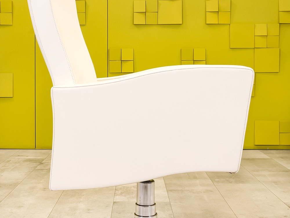 Конференц кресло для переговорной на колесах Onda Office POLTRONA FRAU Кожа Бежевый Италия_КНКБ-0810