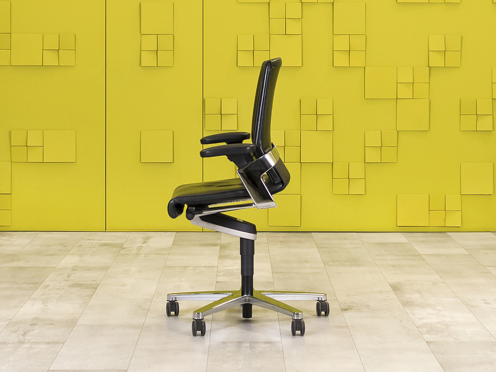 Офисное кресло руководителя на колесах ON Wilkhahn Кожа Чёрный Германия_КРКЧ-290524