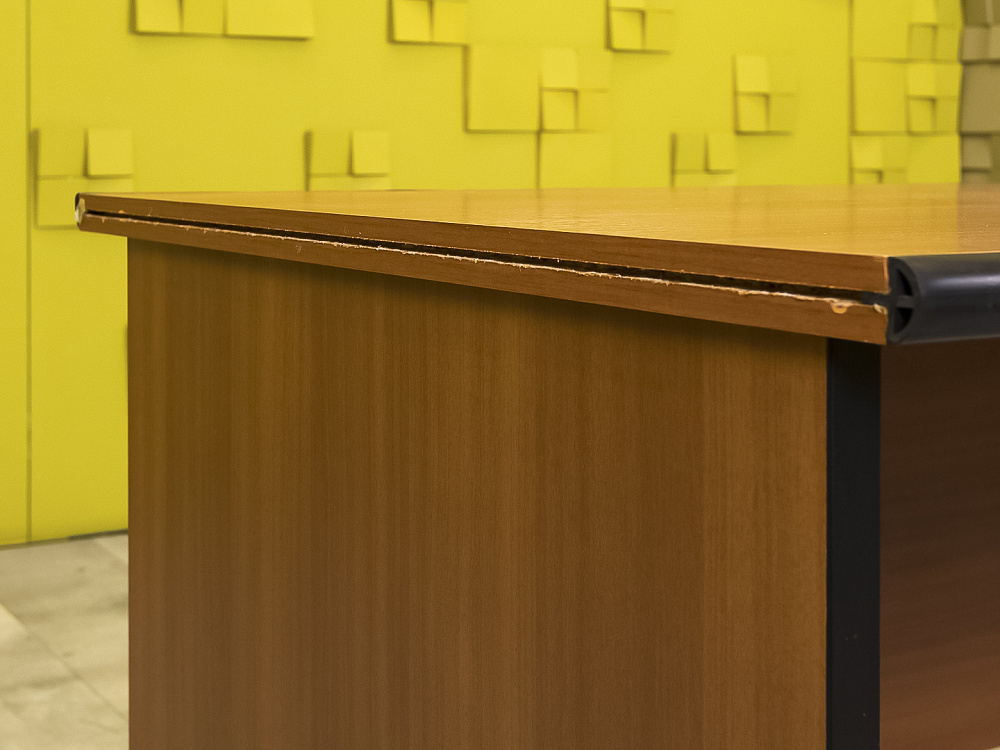 Офисный стол прямой ЛДСП Орех  СППХ-10046