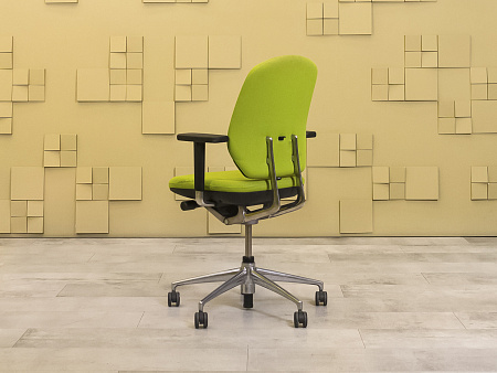 Офисное кресло для персонала на колесах  Vitra Ткань Зелёный Швейцария  КПТЗ-24065
