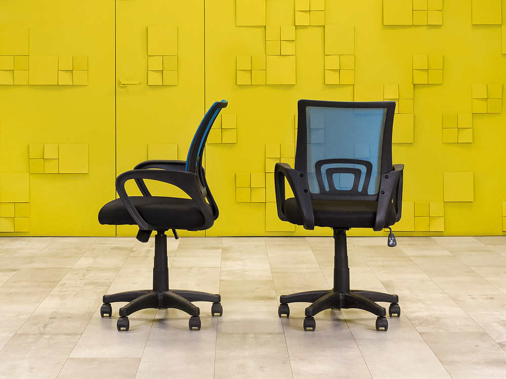 Офисное кресло для персонала на колесах LARK Ткань Чёрный; Синий Россия