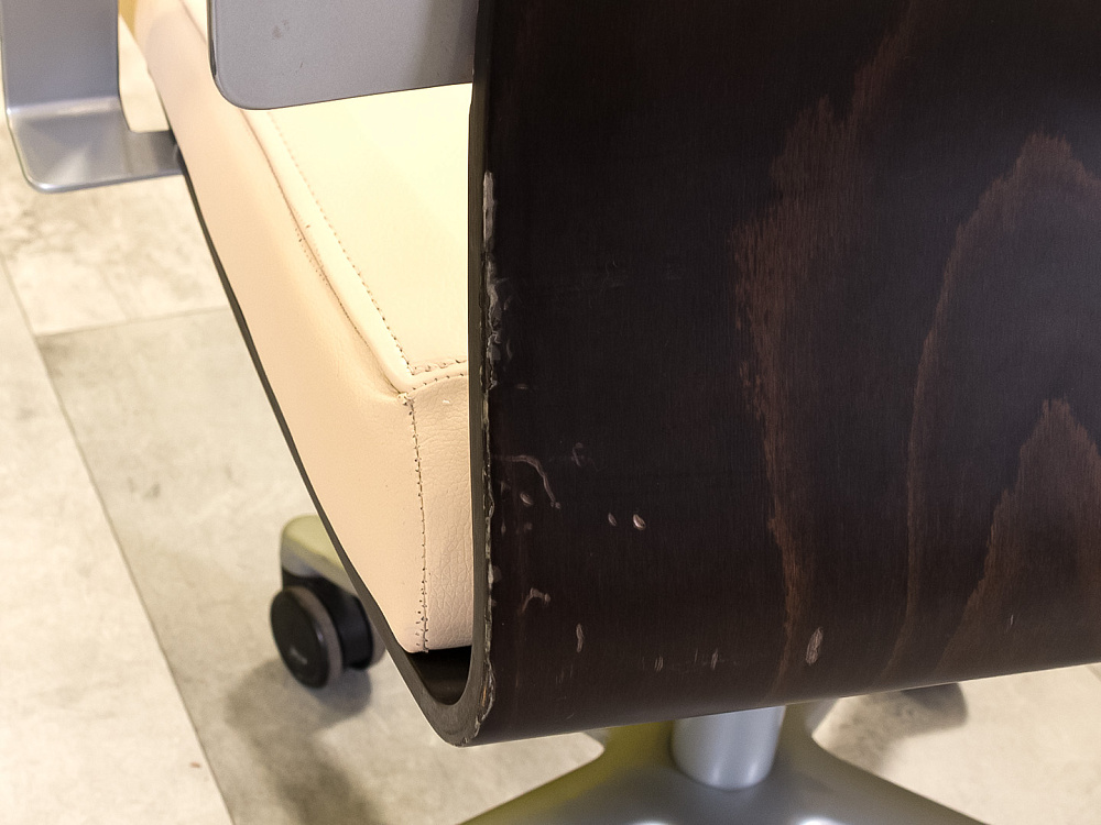 Офисное кресло руководителя на колесах MADERA B Sitland Кожа Бежевый Италия_КРКБ-250324