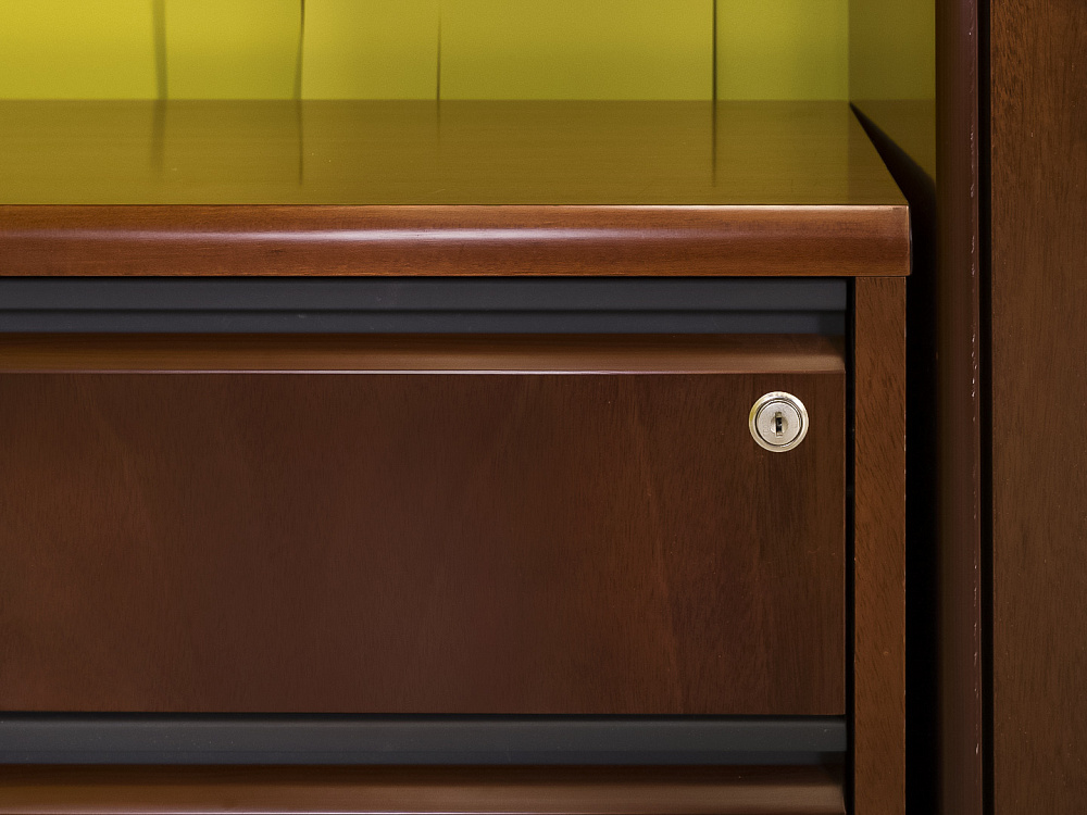 Кабинет руководителя  ORA Шпон Вишня Италия  КРШ-22016