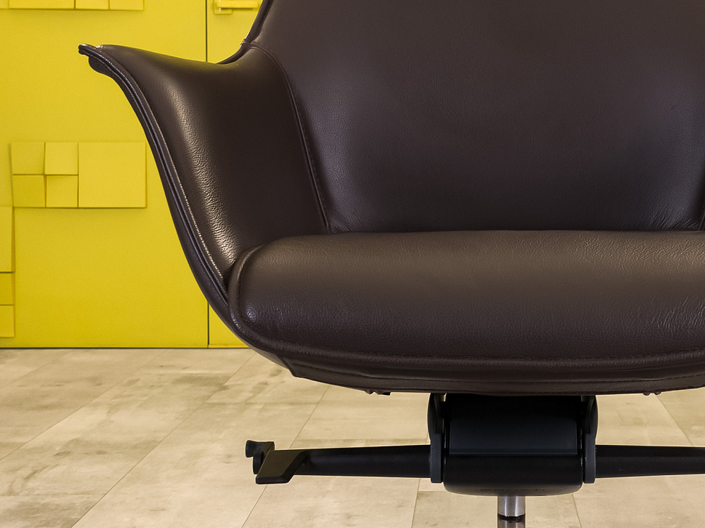 Офисное кресло руководителя на колесах Kastel  Кожа Коричневый Италия_КРКК-190723