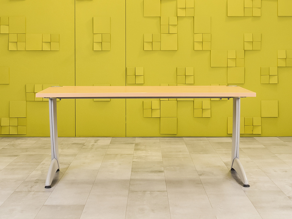 Офисный стол эргономичный Steelcase 1600x900 ЛДСП Бук Франция_СПЭВ-280923